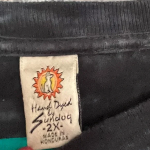 Pink Floyd Dark Side of the Moon Black Tee with Rainbow Prism Graphic NWOTunisex - Picture 5 of 6